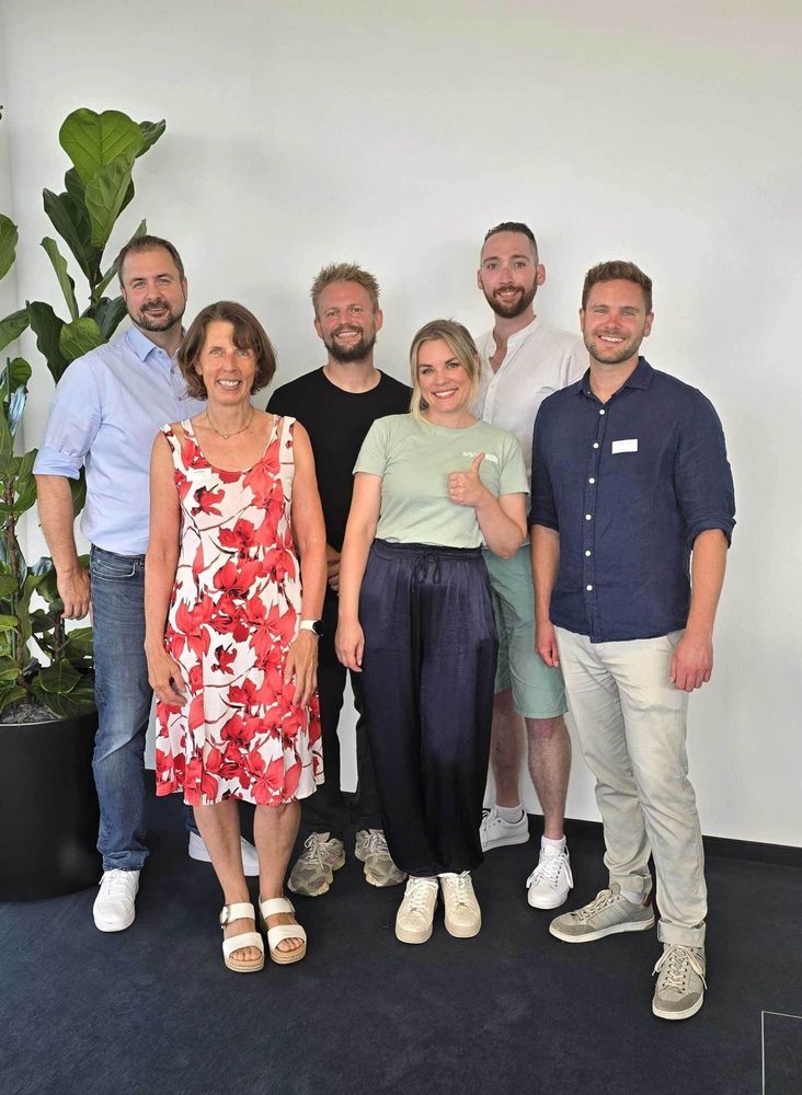 Jonas Ludwig und anderen Referent:innen bei dem KI-Meetup